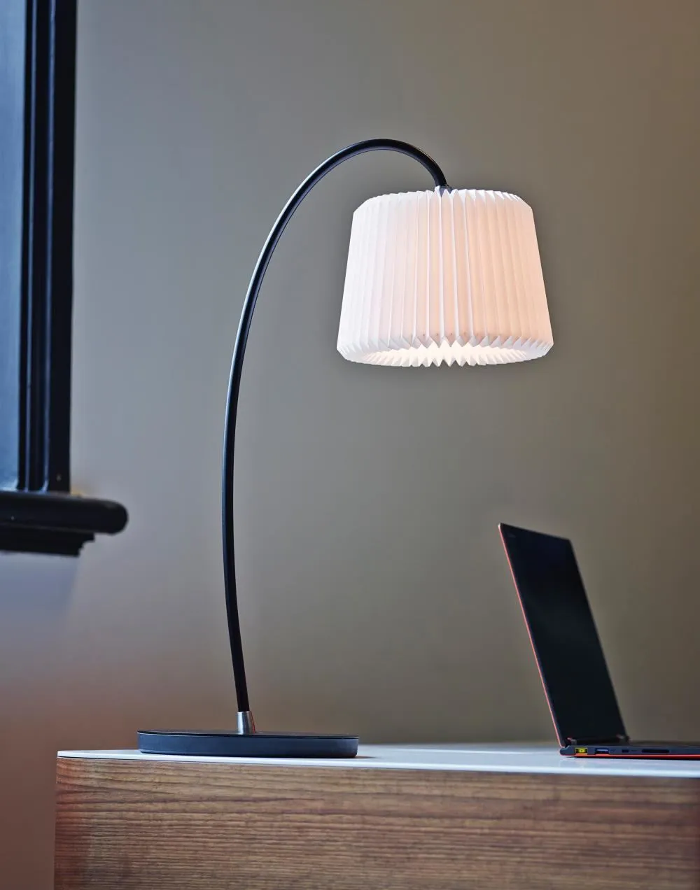 Le Klint 320 Snowdrop Table Lamp