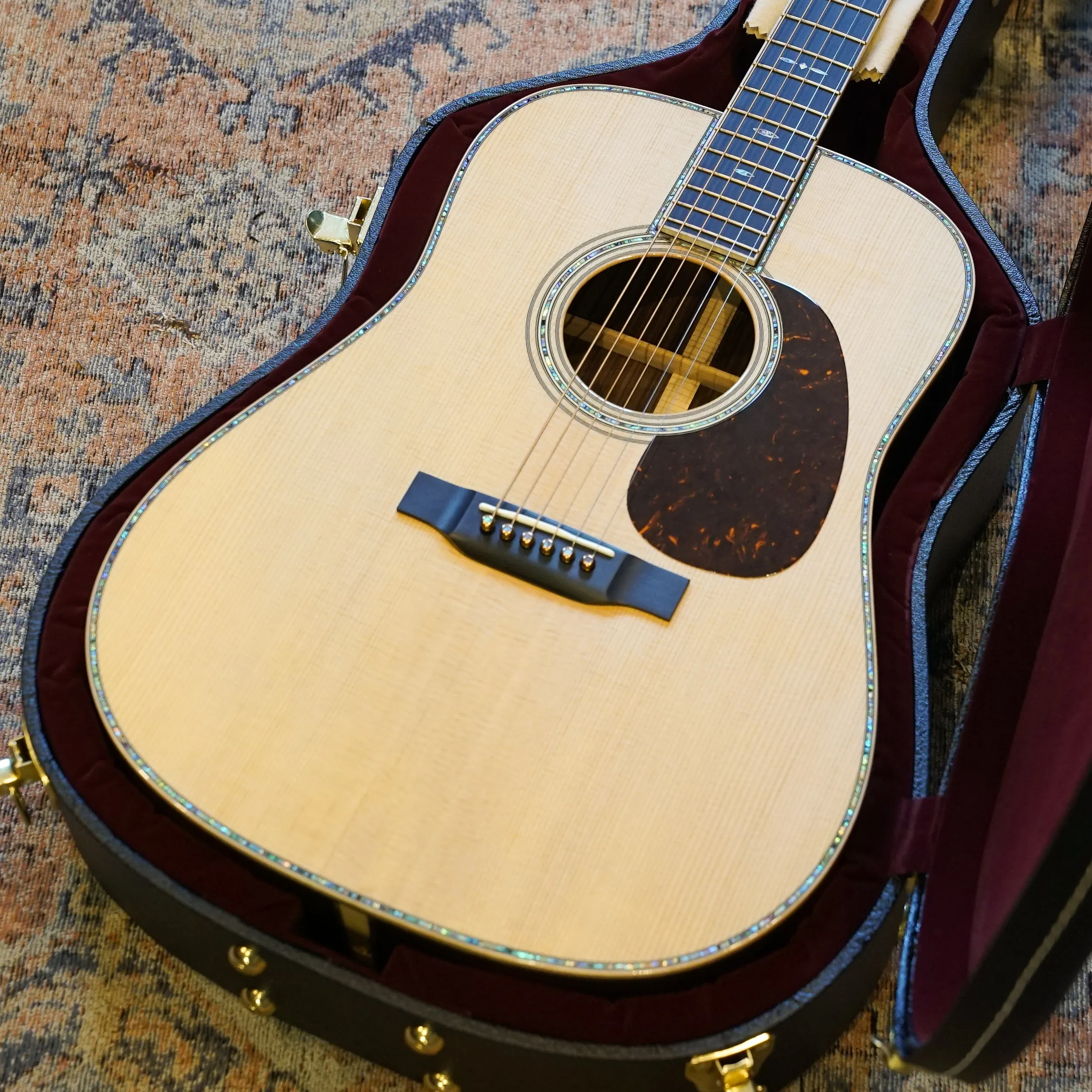 Martin D-45 Modern Deluxe