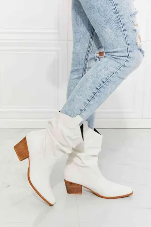 MMShoes Better in Texas Scrunch Cowboy Boots in White