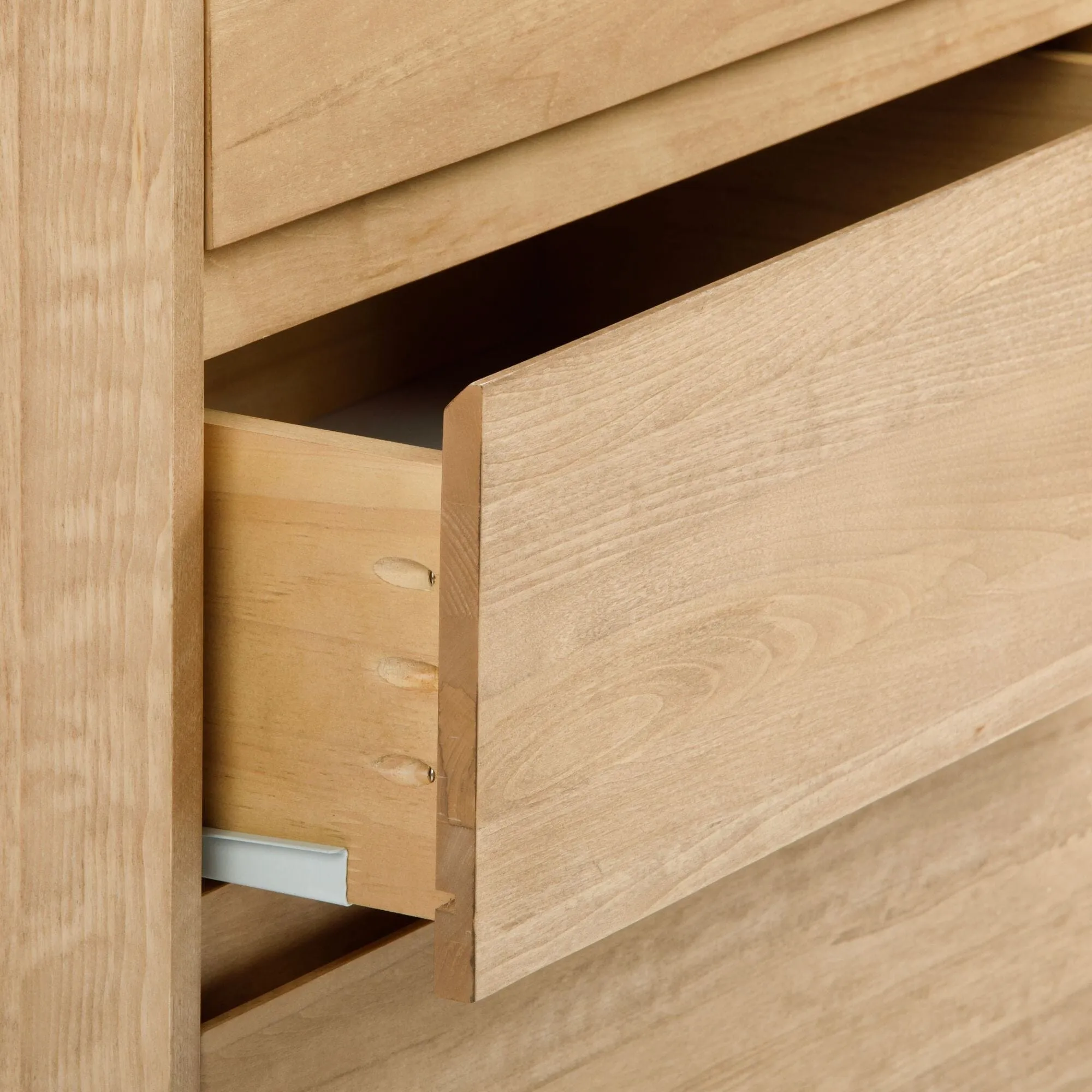 Modern 3-Drawer Dresser